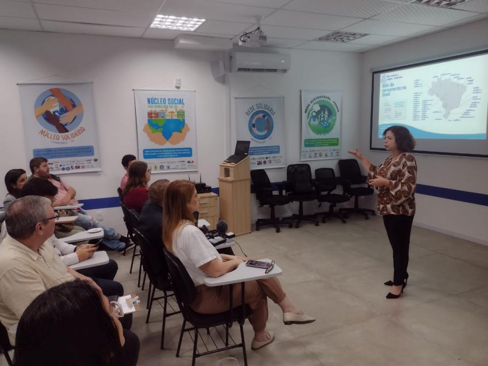 Águas de Camboriú divulga Sanear Camboriú para profissionais da imprensa