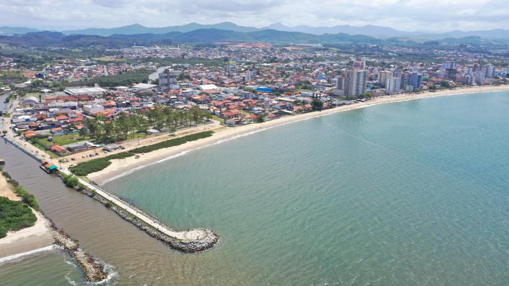 Balneário Piçarras vai investir R$ 16,5 milhões em alargamento da faixa de areia da praia 
