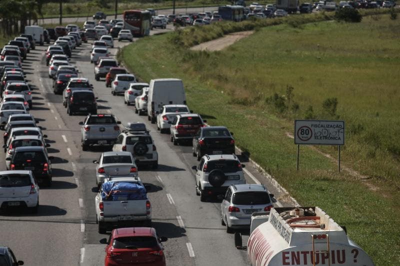 Acostamento da BR-101 pode virar terceira pista na alta temporada de verão 2023/2024