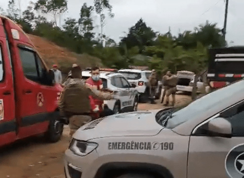 Barra Velha – Bandidos são presos pela PM após assalto em residência na localidade de Rio Novo