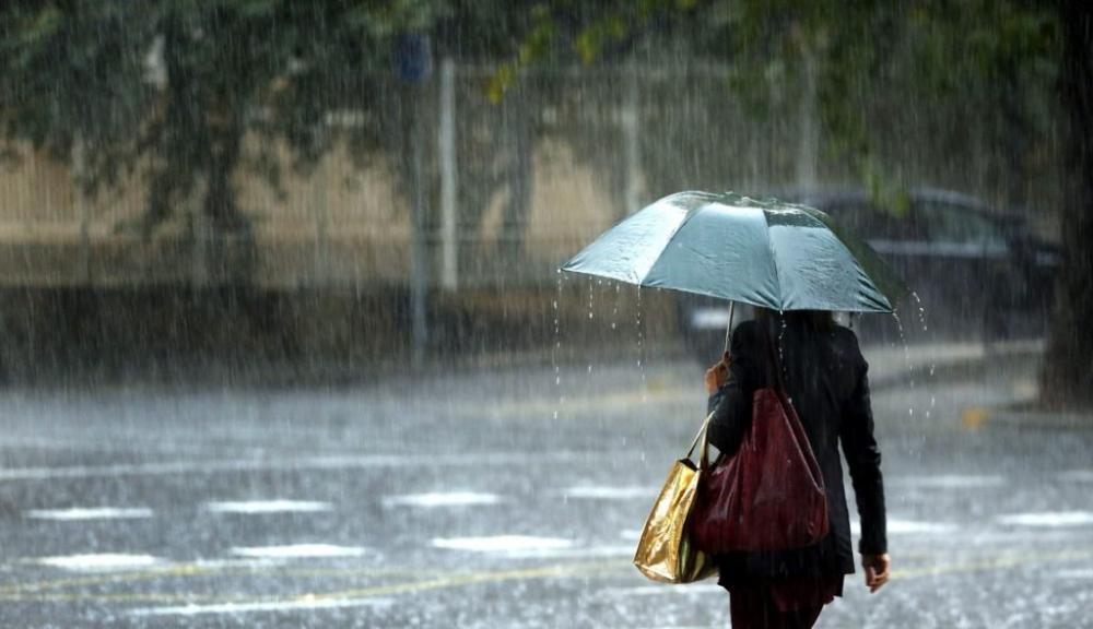 Chuva segue em SC e semana começa com risco para temporais