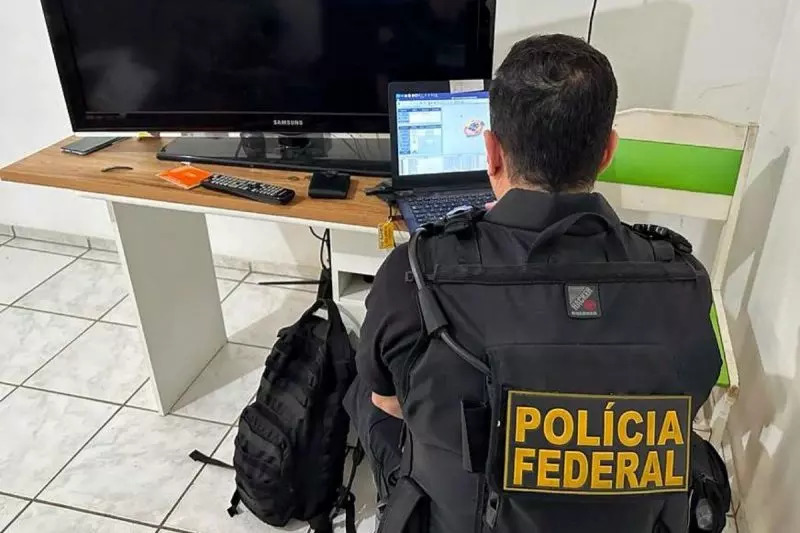 Joinville - Homem é preso suspeito de produzir e distribuir pornografia infantil na internet
