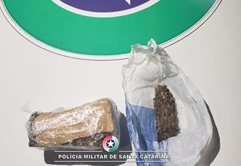 Barra Velha: Casal é detido com 50 gramas de maconha no bairro Itajuba