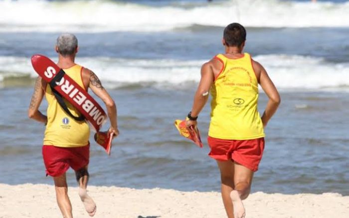 Adolescente de 14 desaparece no mar de Itapema 