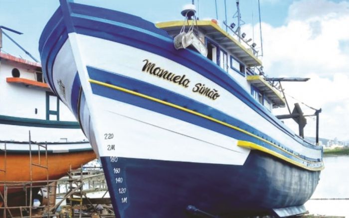 Barco de Itajaí está desaparecido com 6 tripulantes na costa do Rio Grande