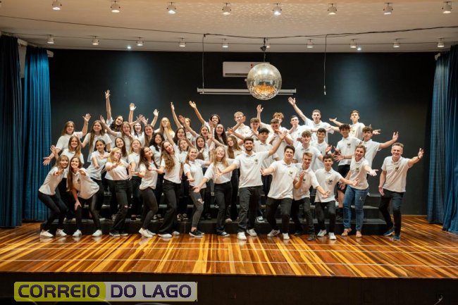 Coro Municipal Juvenil Villa-Lobos do município de Entre Rios do Oeste apresenta espetáculo em Penha