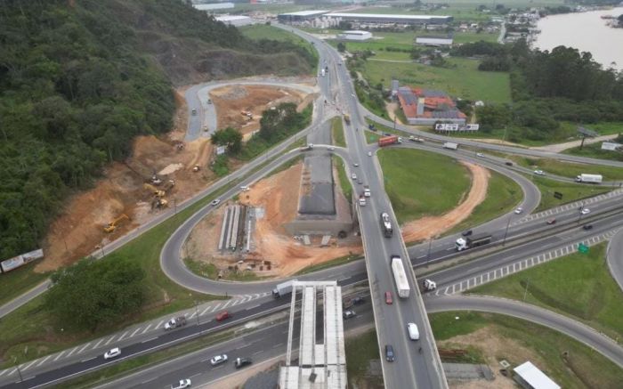 Navegantes - BR-101 terá trânsito afetado pelas obras da BR-470