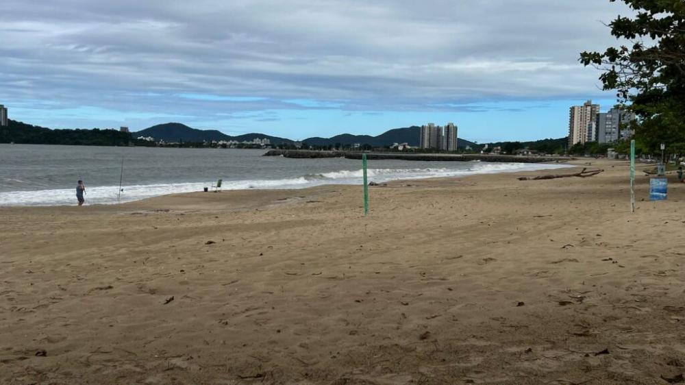 Continua desaparecido o banhista que entrou no mar na praia Central de Balneário Piçarras