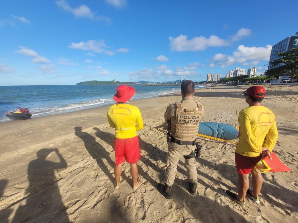 Balneário Piçarras – Corpo de trabalhador da construção civil que estava desaparecido desde domingo na praia Central é encontrado pelos bombeiros