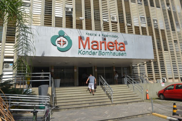 Coronavírus: Hospital Marieta Konder Bornhausen de Itajaí está com UTI lotada e começa transferir pacientes