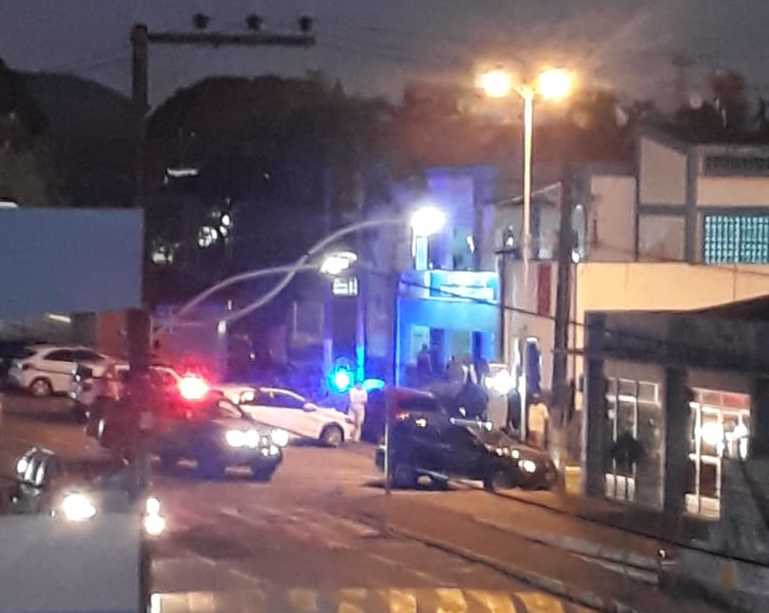 Penha: Traficante é preso com armas e drogas após confronto com a polícia na praia do Quilombo e no Centro da cidade