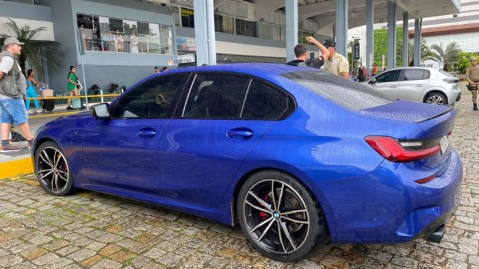 Quatro jovens mineiros são as vítimas fatais que foram encontradas desacordadas dentro de BMW em Balneário Camboriú