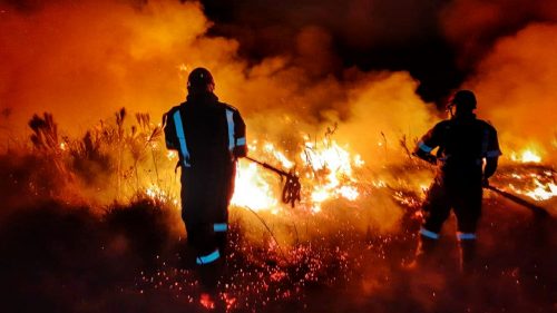 Navegantes: Incêndio atinge área de proteção da Infraero no bairro São Paulo