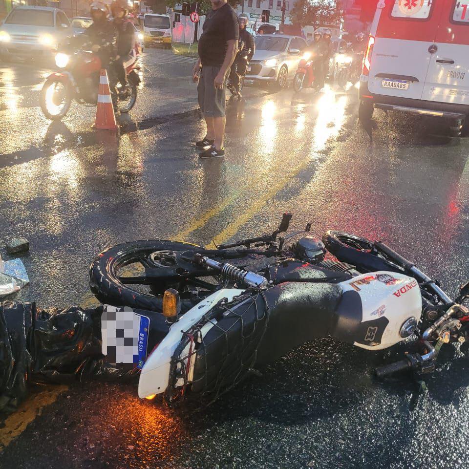 Camboriú – Motoboy morre ao cair embaixo de rodado de ônibus da Viação Praiana