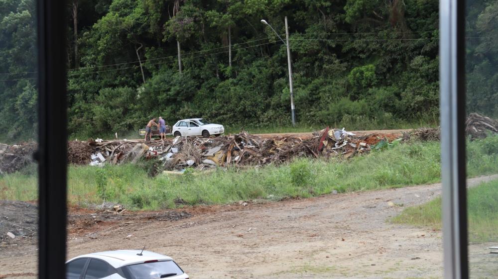 Penha - Descarte irregular de lixo é considerado crime ambiental e multa pode variar de R$5 a R$50 mil