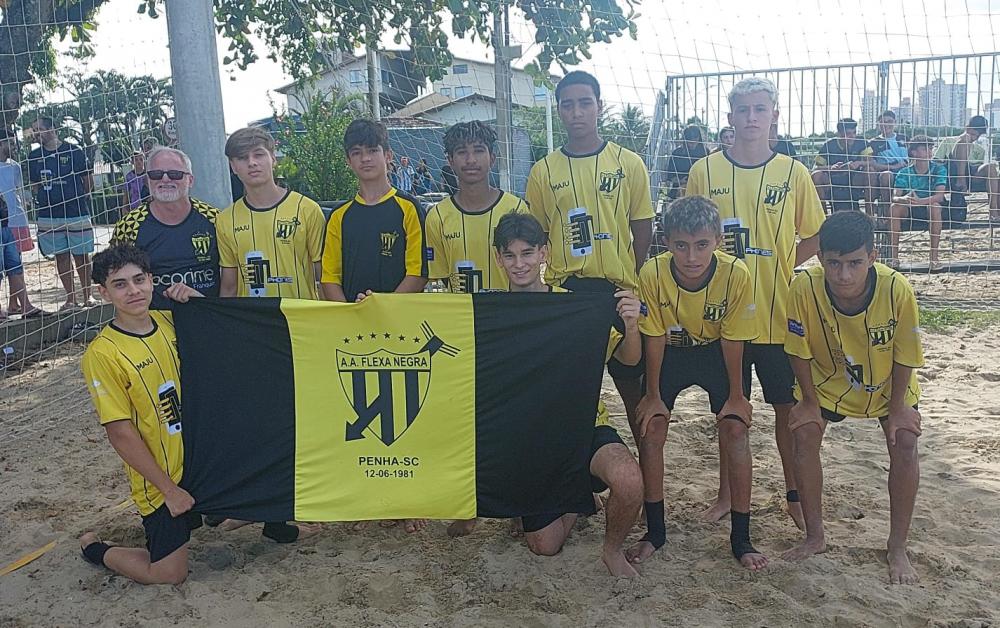 Beach Soccer 2024 de Penha segue hoje com três jogos da categoria Livre