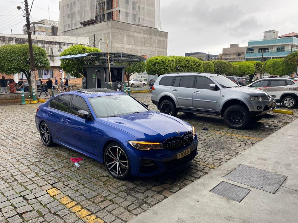 Dono de oficina e mecânico são indiciados pelas mortes dos quatro jovens que inalaram monóxido de carbono em BMW em Balneário Camboriú