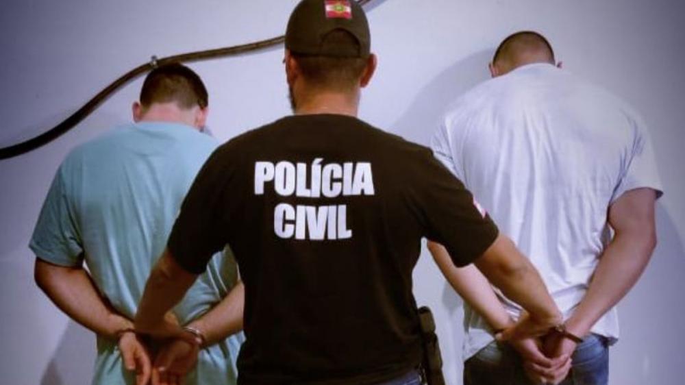 Indaial - Filho escolheu a dedo qual dos pais mataria e crueldade choca até a polícia