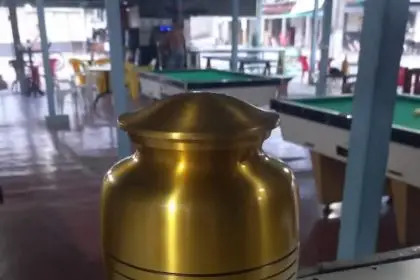 Itapema - Urna funerária é deixada em bar com cinzas de defunto desconhecido