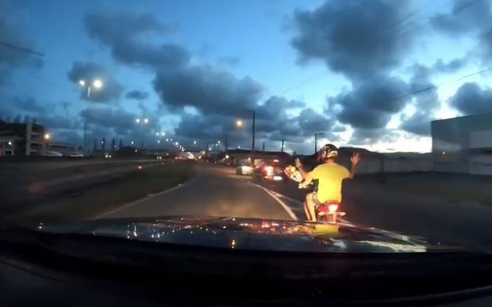 Barra Velha - Motoqueiro é preso pela PRF após perseguição na BR 101