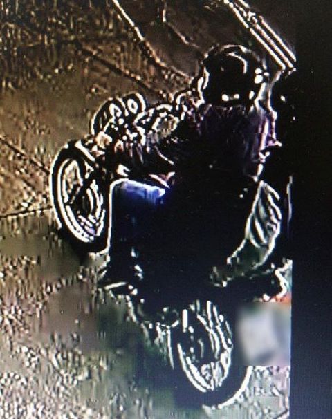Penha: Motociclista é preso por furtos no Centro e casal por tráfico de drogas no Morro do Cred