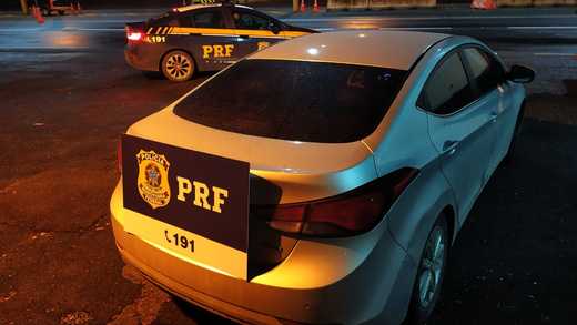 Barra Velha: PRF recupera veículo roubado na noite de ontem em Joinville
