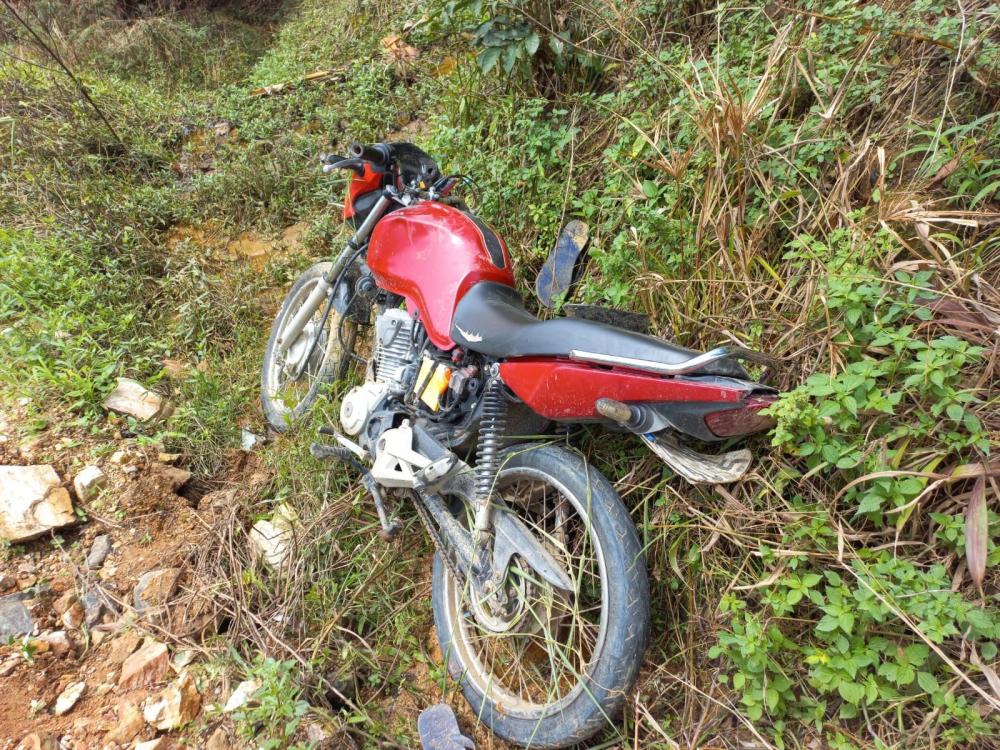 Luiz Alves - Motociclista de 19 anos morre ao colidir com ônibus na Estrada Geral Braço Joaquim