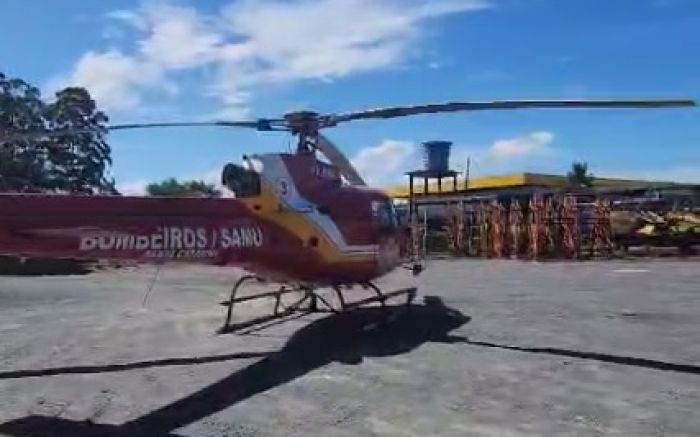 Mecânico é atingido por caminhão que consertava em Barra Velha
