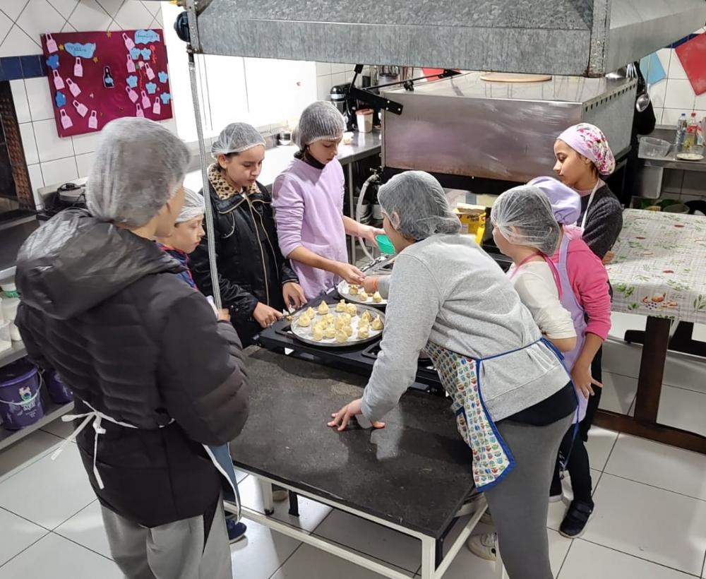Penha - Inscrições abertas para curso mirim e juvenil da Escola de Arte Culinária