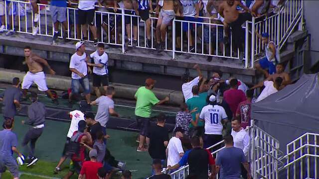 Catarinão - Brusque vence o Avaí em noite de pancadaria entre torcedores na Arena Joinville