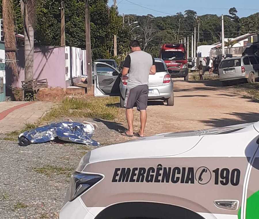 Três homens são executados a tiros na Quinta dos Açorianos em Barra Velha