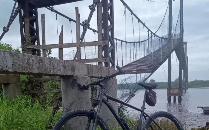 Barra Velha - Ponte pênsil está interditada há quase dois anos