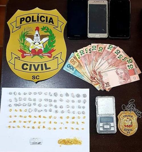 Barra Velha: Três homens são presos com mais de 100 pedras de crack