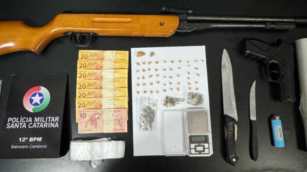Dupla é presa por tráfico de drogas em Balneário Camboriú