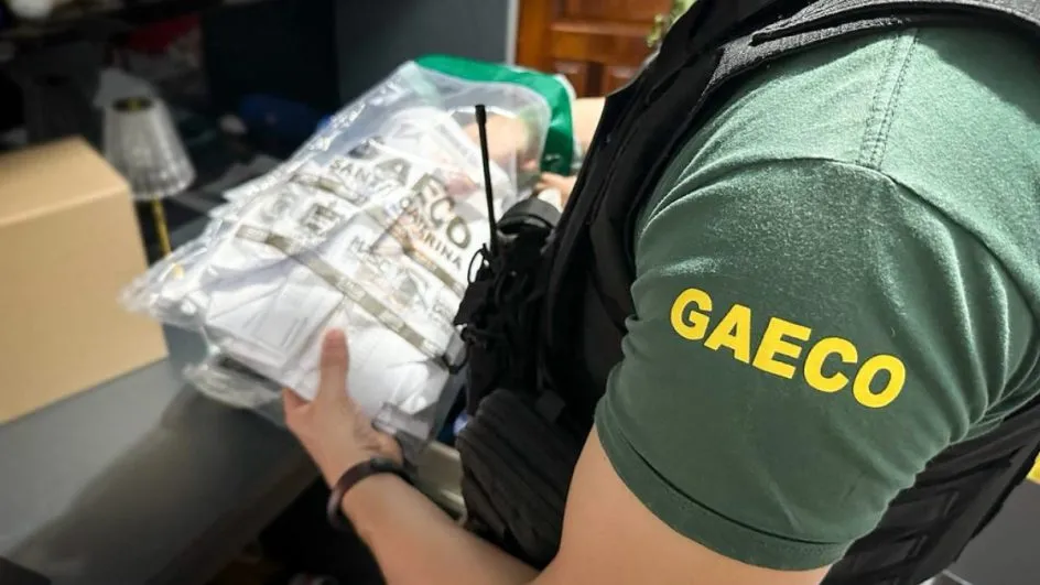Prefeito e vice de São João do Itaperiú são presos pelo Gaeco