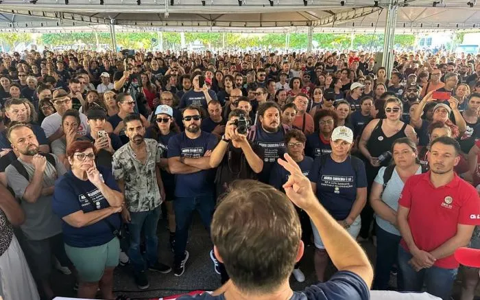 Greve dos professores de SC é suspensa por 60 dias