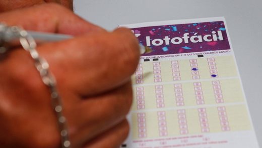 Aposta de Navegantes acerta sozinha os 15 números da Lotofácil e fatura três milhões de reais