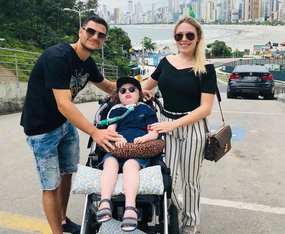 Pais do menino Jonatas são presos em Joinville