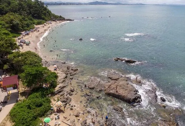 Penha – As praias Bacia da Vovó, da Saudade e Grande são indicadas para a Bandeira Azul