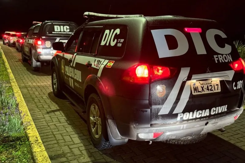 Polícia investiga organização criminosa e cumpre 49 mandados de prisão em Santa Catarina