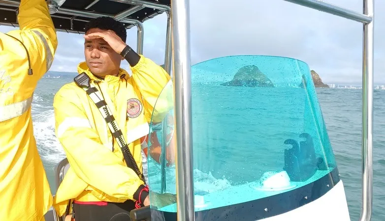 Retomadas as buscas do pescador de Itajuba que desapareceu no mar na manhã de ontem