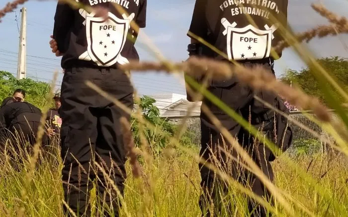 Grupo de curso “pré-militar” é denunciado por fraudes e uso irregular de escolas públicas