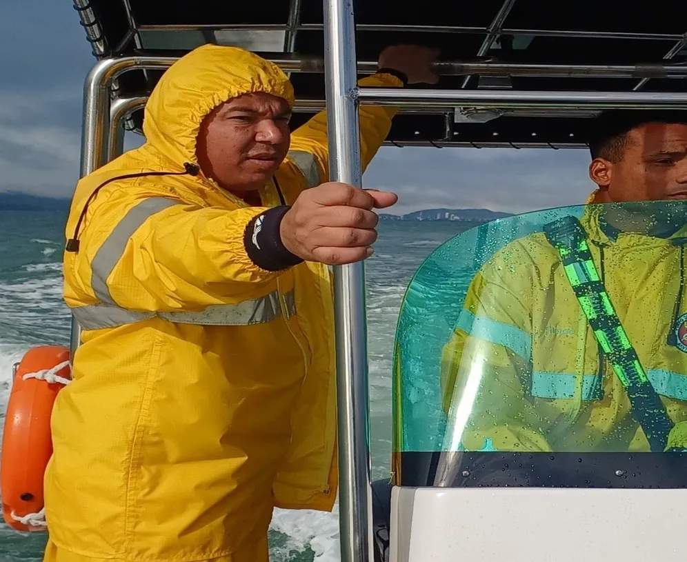 Seguem desaparecidos três pescadores no litoral norte catarinense 