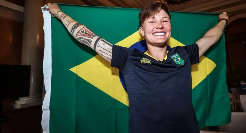 Conheça Raquel Kochhann, catarinense porta-bandeira do Brasil nas Olimpíadas de Paris