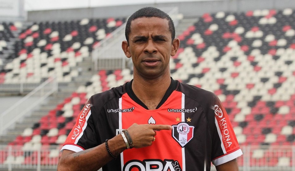 JEC anuncia contratação do meia Wellington Saci