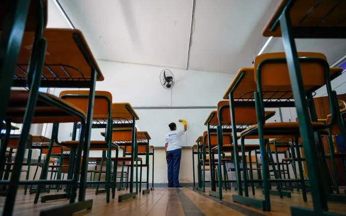 Justiça suspende concurso público com 10 mil vagas em SC
