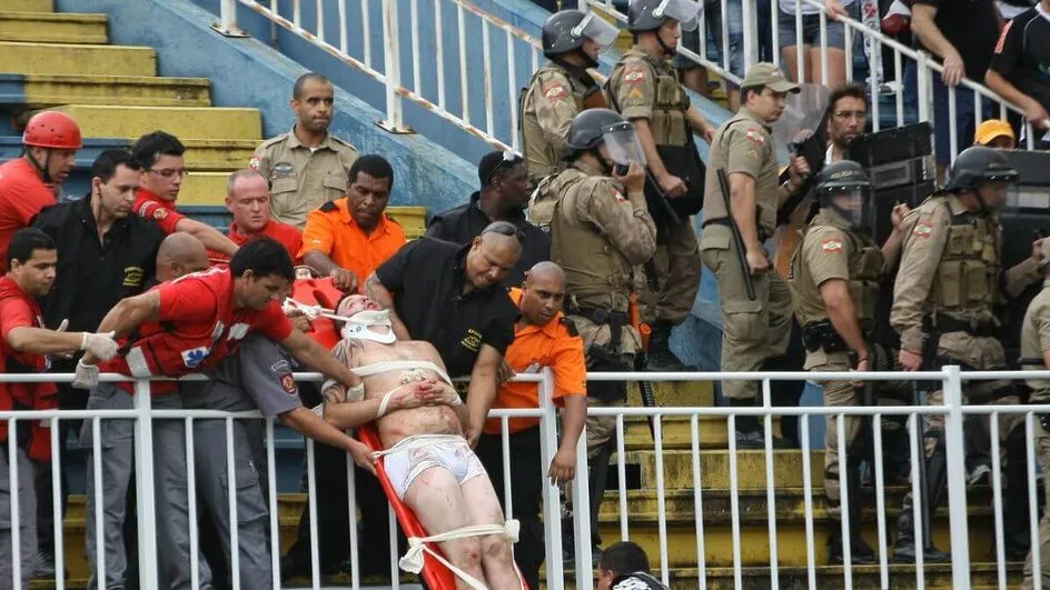 Após 10 anos, torcedor do Vasco é condenado por quase matar rival em briga na Arena Joinville