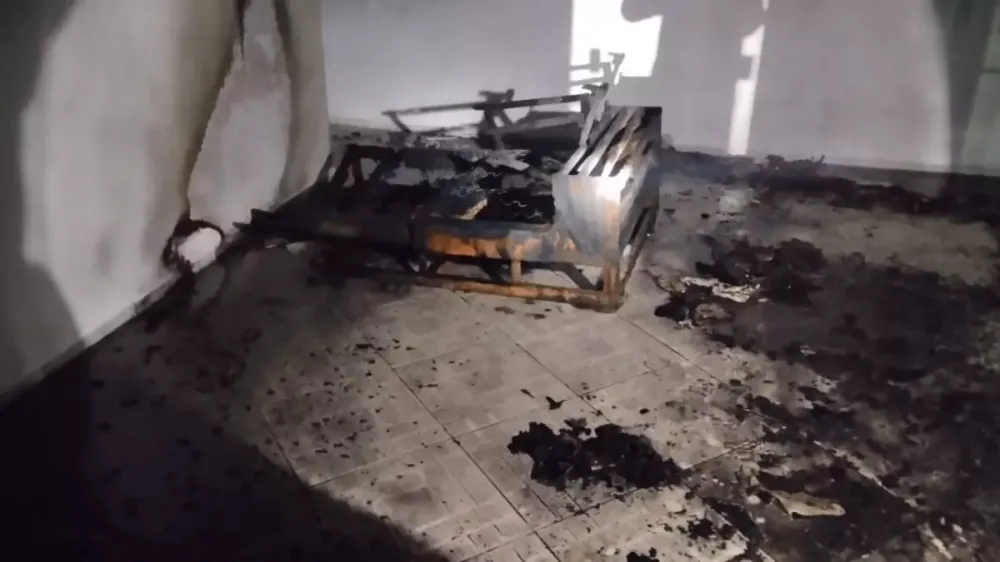 Barra Velha - Homem é resgatado após casa pegar fogo no bairro Tabuleiro 