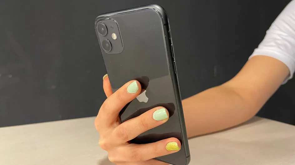 Casal pede recompensa por celular furtado e é preso em Balneário Camboriú