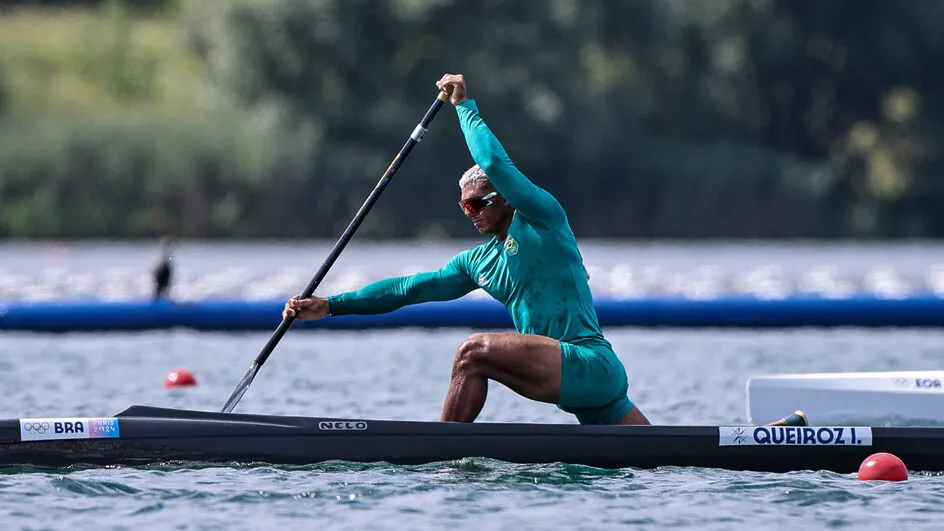 Isaquias Queiroz conquista prata em final emocionante da canoagem em Paris 2024